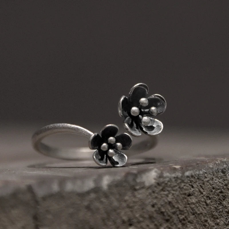 DIAMOURA FLOWER RING