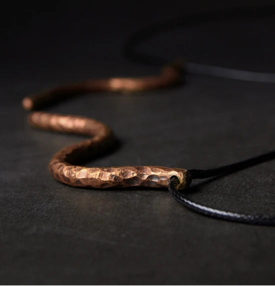 DIAMOURA Snake Shape Necklace