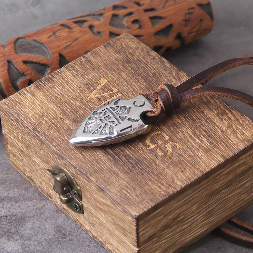 spear head necklace with wooden box