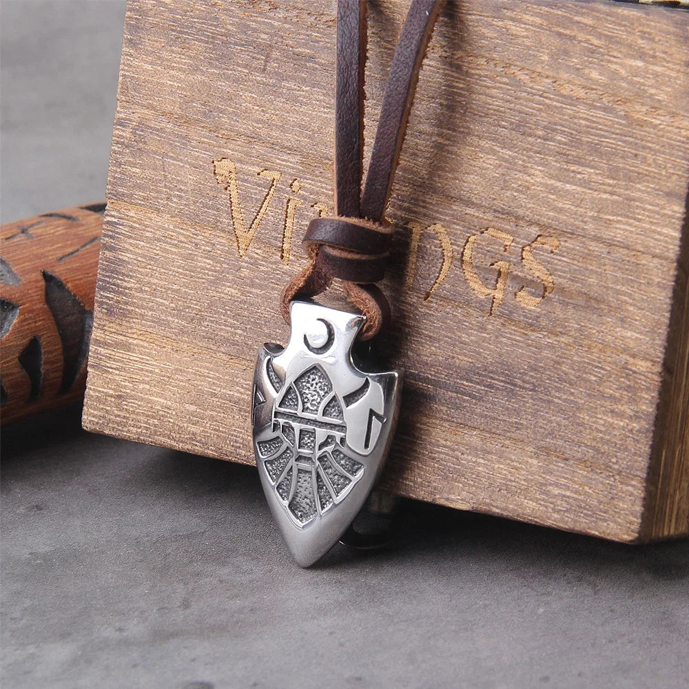 spear head necklace with wooden box